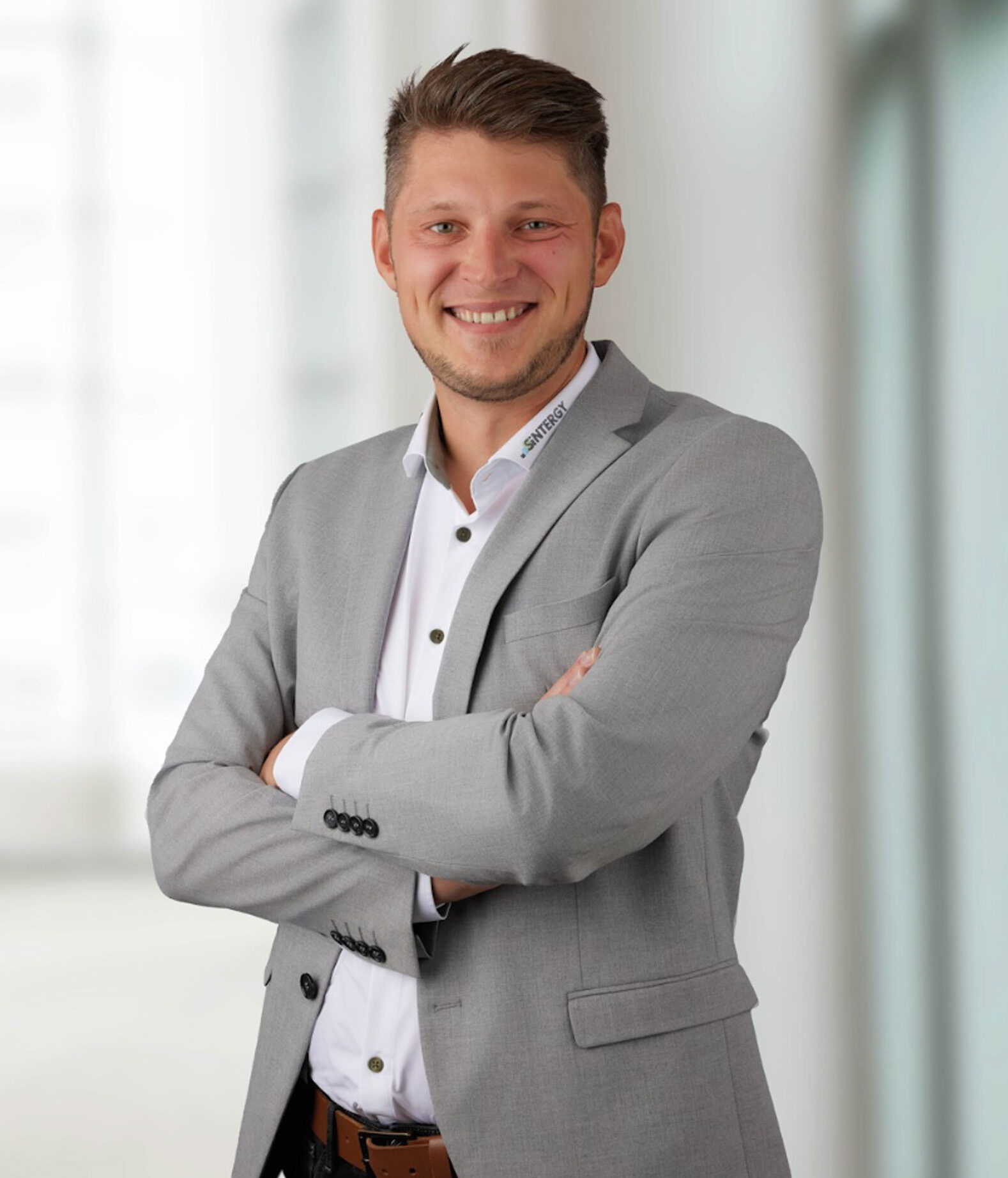 Portrait Geschäftsführer Adrian Buchholz