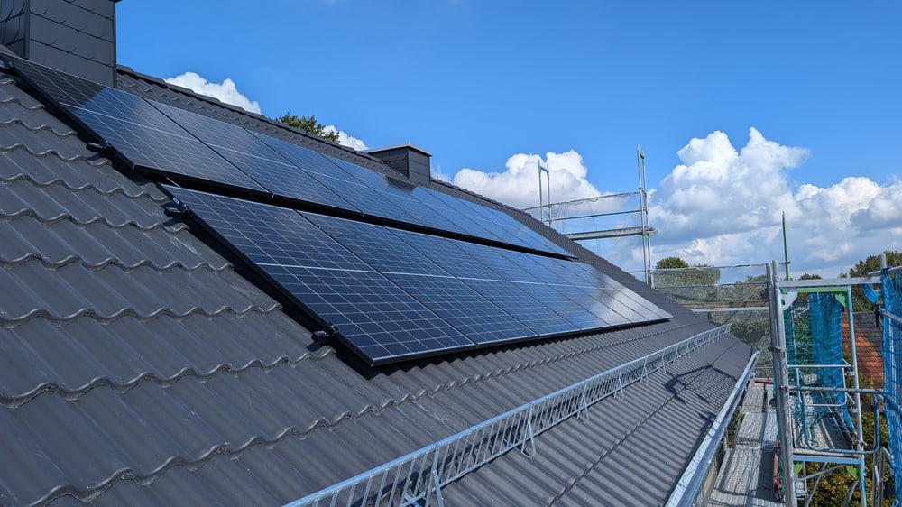 Bild Photovoltaik auf Satteldach