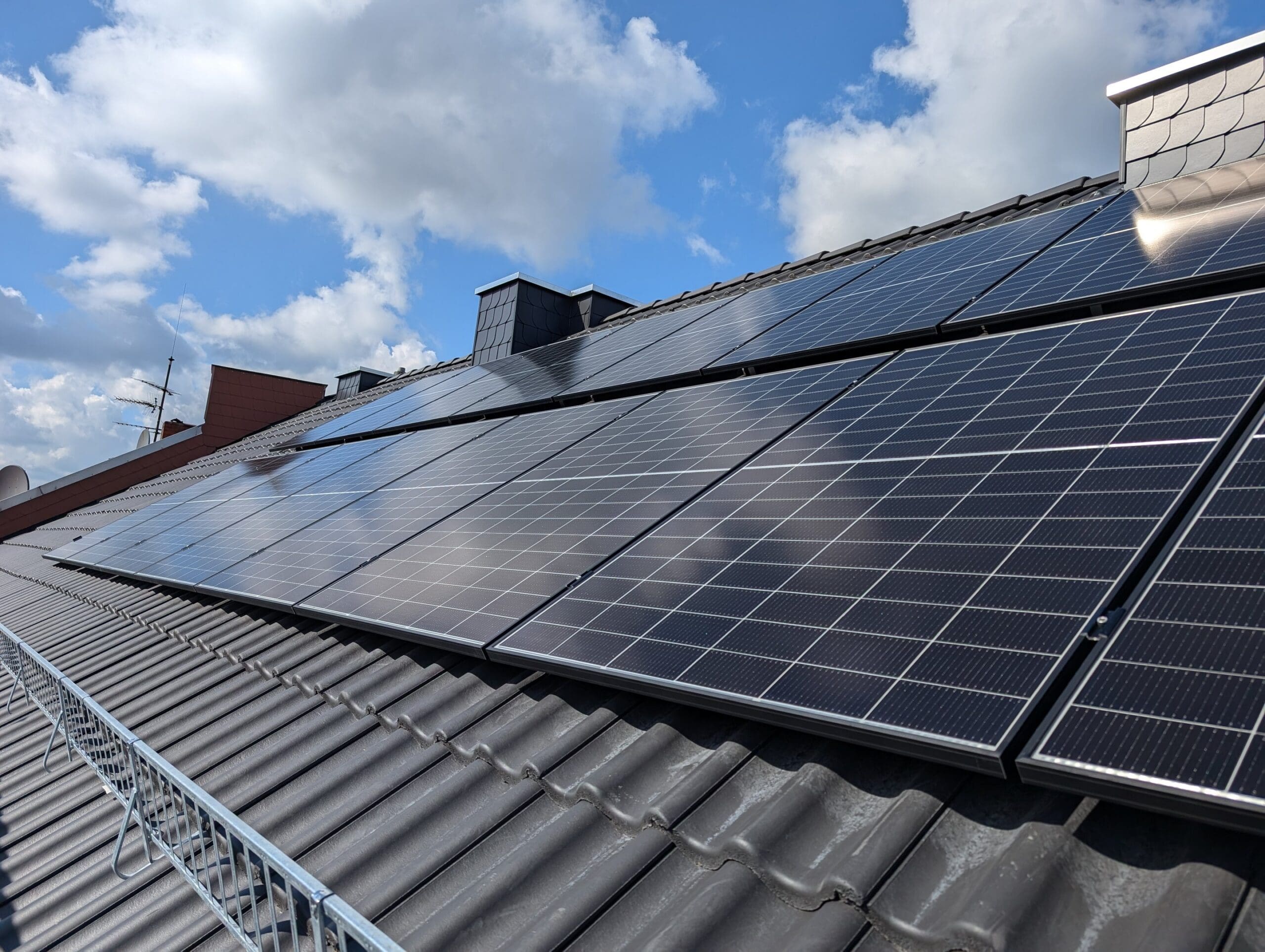 Bild Photovoltaik Anlage auf Satteldach 2
